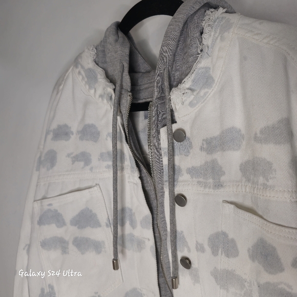 White and gray hooded denim jacket - Picture 2 of 6